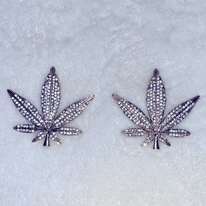 Akira statement earrings- one size fits most